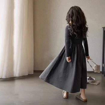 Mergaičių madinga megzta suknelė 2023 m. Rudens naujas vaikų korėjiečių leidimas Kombinuotas dizainas Meninis sijonas ilgomis rankovėmis
