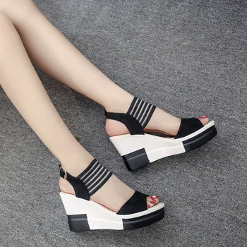 New Fashion Wedge Moteriški batai Laisvalaikio diržo sagtis Aukštakulniai bateliai Žuvies burnos basutės 2023 Prabangios sandalų moterys Buty Damskie
