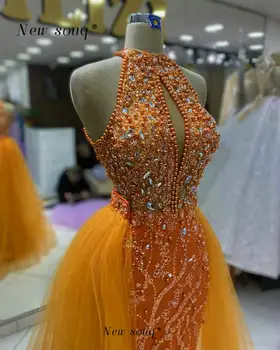 Seksualios oranžinės berankovės ilgos vakarinės suknelės su nuimamais tiulio traukinio perlais Rakto skylutė Kaklo kristalai Prom Pasimatymas Naktiniai chalatai